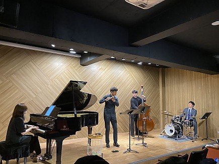 이용인 사회적응 프로그램 [이재경 트리오 음악회 관람]